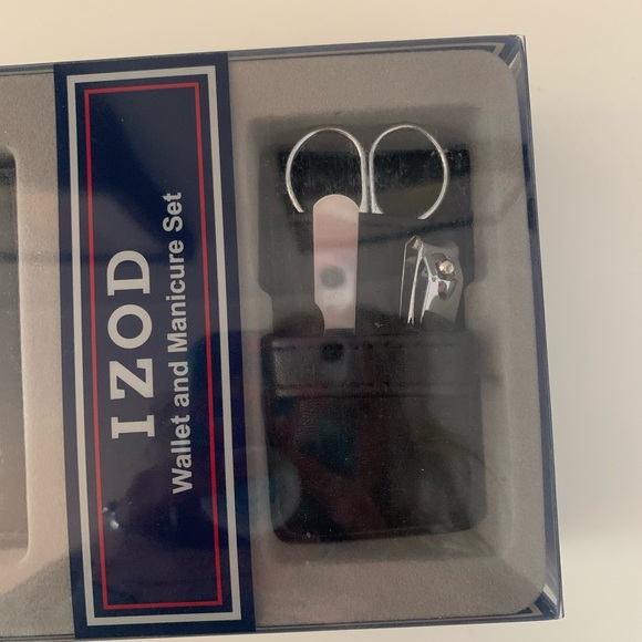 IZOD Black Leather Wallet + Manicure Set Giftpack - Picture 3 of 6